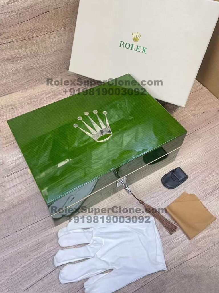 rolex storage box in green lacquered wood for keeping 10 watches